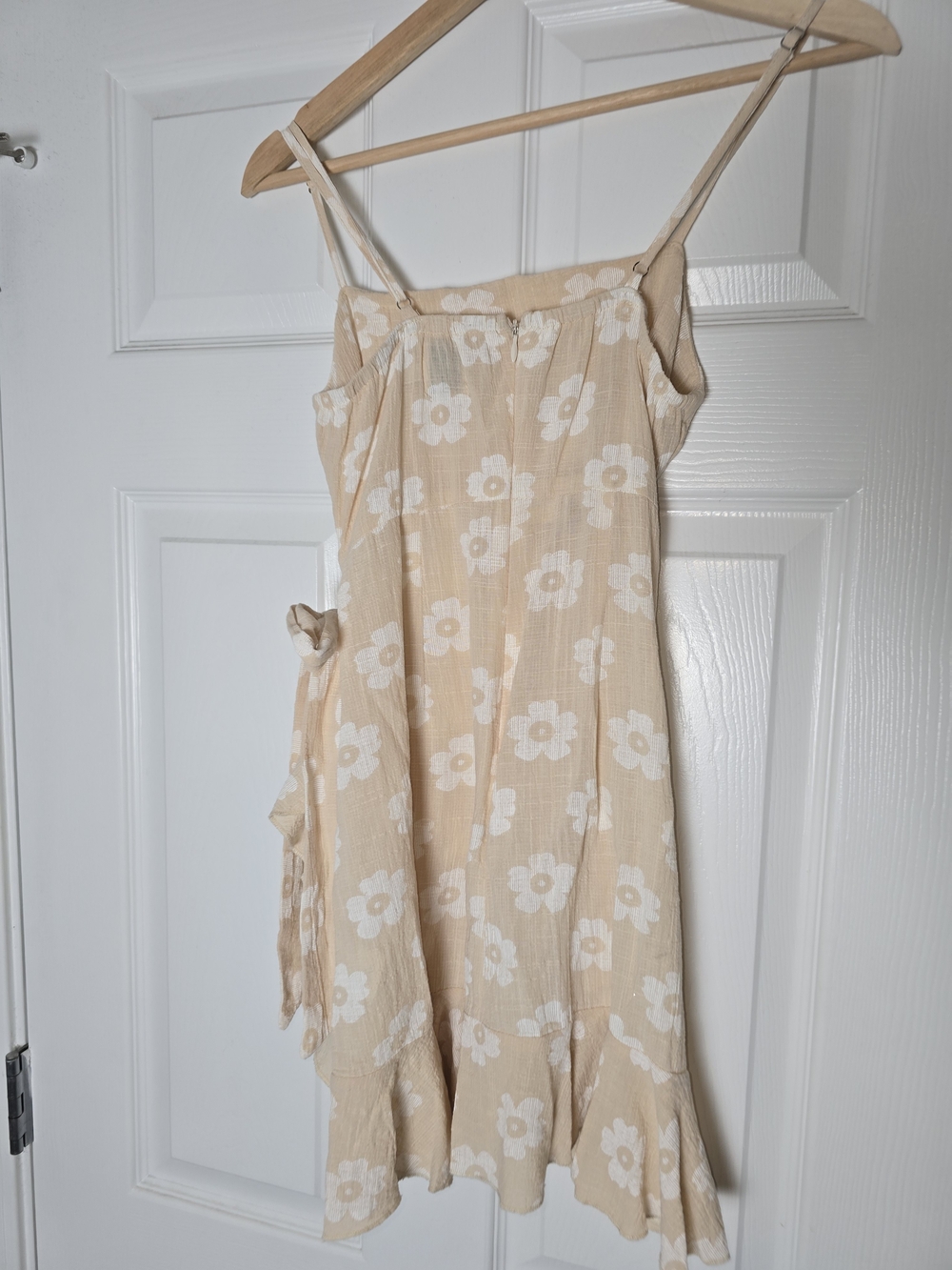 Princess Polly Beige Floral Tie-Waist Mini Dress with Spaghetti Straps Size 2 - Picture 4 of 7
